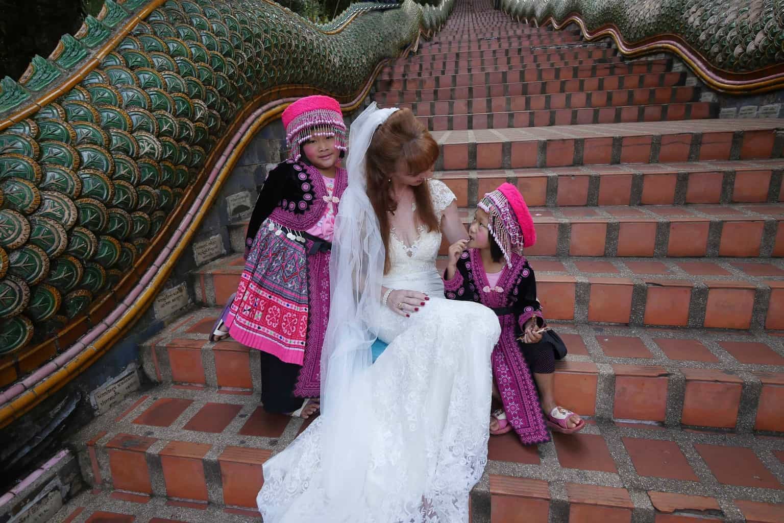 Tegan Marshall With Local Children At The Chiang Mai Buddhist Temple