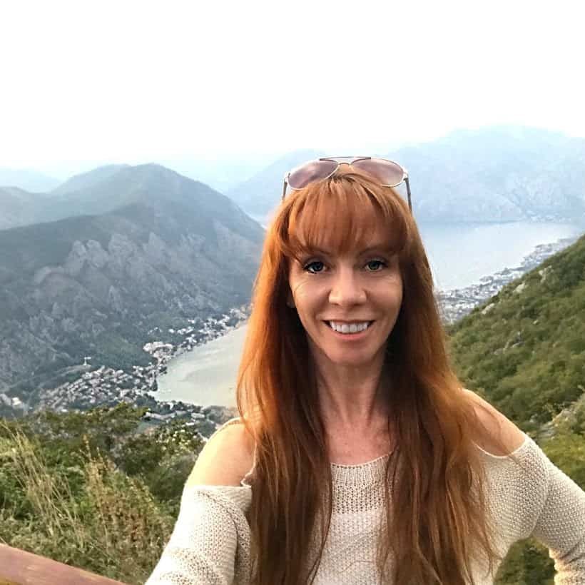 Book a chat with Tegan and discover how to create online recurring income freedom